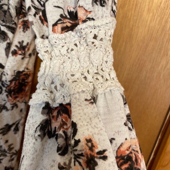 🌼 Floral Long sleeve shirt - Picture 2 of 3